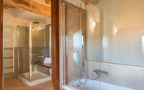 Santa Illuminata 12: Baño, Piso, Arreglo De Tubería, Diseño De Interiores, Suelo, Madera, Techo, Grifo, Plomería, Encendiendo