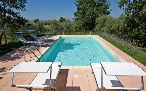 Monterzi 4: Piscina, Jardín, Mueble Para Exteriores, Sombra, Patio Interior, Recurso, Yarda, Paisajismo, Diseño, Hacienda