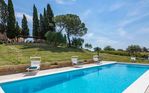 Casale Rasa 20+2: Azul, Piscina, Inmuebles, Jardín, Mueble Para Exteriores, Villa, Paisajismo, Casa De Campo, Sunlounger