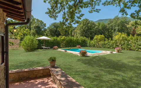 Mulino della Quercia 2+1: Jardín, Casa De Campo, Inmuebles, Patio Interior, Hacienda, Piscina, Paisajismo, Cabaña, Sombra