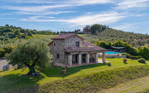 Le Macine 6: Paisaje, Casa, El Terreno Del Lote, Pradera, Área Rural, Cabaña, Casa De Campo, Inmuebles, Prado