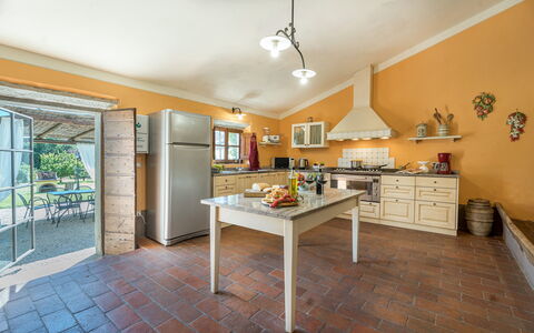 Nonno Fernando 14: Diseño De Interiores, Mueble, Piso, Cocina, Techo, Mostrador, Suelo, Gabinetes, Habitación, Encendiendo