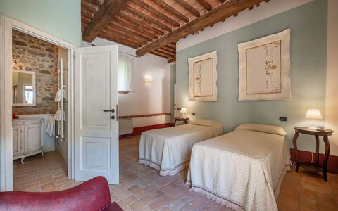 Podere Bellaria 18+2: Pared, Mueble, Diseño De Interiores, Techo, Habitación, Piso, Suelo, Habitación, Encendiendo, Cama
