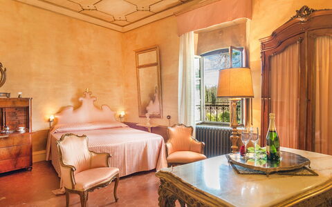 Villa delle Sophore 12: Mueble, Pared, Diseño De Interiores, Encendiendo, Casa, Habitación, Cama, Marco De La Cama, Habitación, Sábana