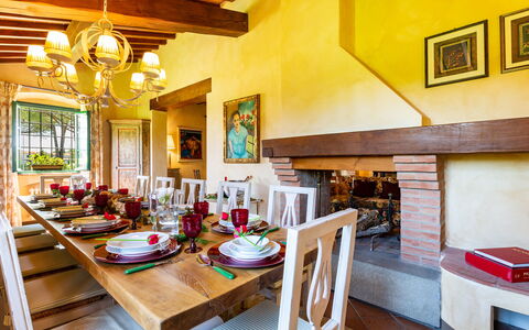 Villa Elisa 16: Mueble, Diseño De Interiores, Mesa, Madera, Silla, Cocina Y Comedor Mesa, Techo, Habitación, Comedor, Piso