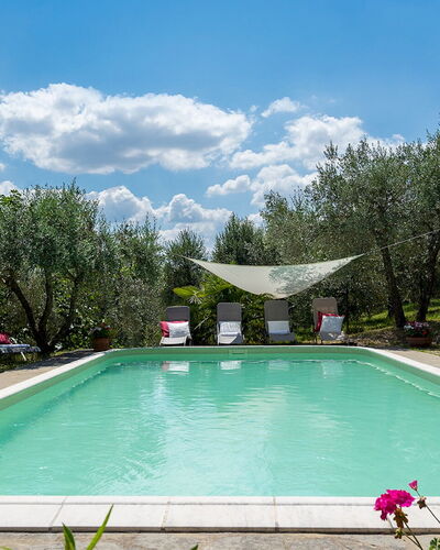 Villa Fiorentini 10: Piscina, Mueble Para Exteriores, Jardín, Patio Interior, Silla, Yarda, Paisajismo, Recurso, Sombra, Hacienda