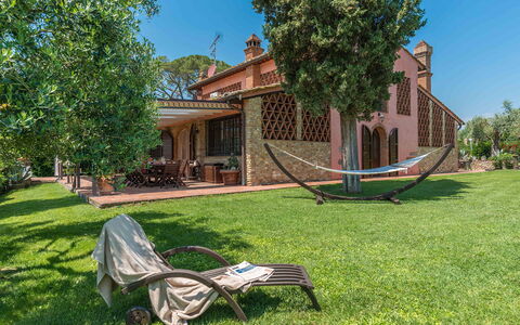 Villa Gino 8+2: Inmuebles, Jardín, Hacienda, Casa De Campo, Césped, Villa, Yarda, Paisajismo, Mansión, Eco Hotel