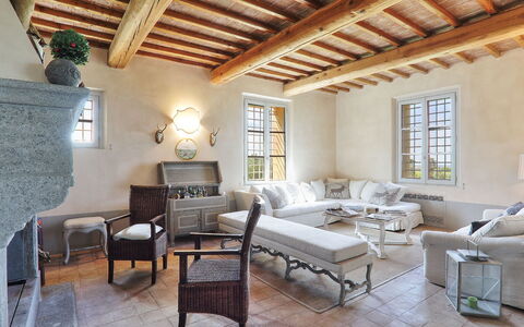Villa Il Meluccio 12: Mueble, Diseño De Interiores, Pared, Piso, Suelo, Techo, Sofá, Casa, Silla, Sala