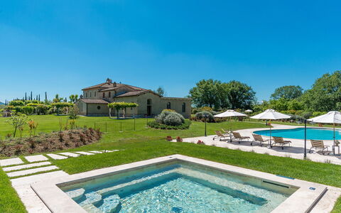 Villa le Chiarne 22: Cielo, Árbol, Casa, Piscina, Inmuebles, Paisaje, Casa, El Terreno Del Lote, Llanura
