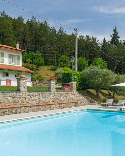 La Villa Dina 10: Piscina, Recurso, Eco Hotel, Hotel, Hacienda, Villa, Mueble Para Exteriores, Thermae