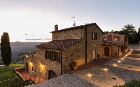 La Vecchia Fonte 15: Arquitectura, Paisaje, Noche, Pueblo, Inmuebles, Oscuridad, Tubo De Lámpara, Noche, Casa De Campo, Villa