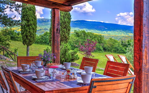 La Casa di Elsa 6: Mueble, Mesa, Silla, Mueble Para Exteriores, Cocina Y Comedor Mesa, Mesa Al Aire Libre, Jardín, Madera Dura, Manchas De Madera, Eco Hotel
