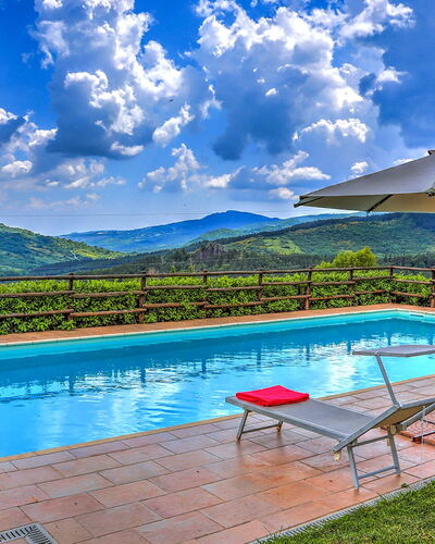 La Casa di Elsa 6: Piscina, Colina, Recurso, Cordillera, Eco Hotel, Mueble Para Exteriores, Jardín, Valle, Cresta, Paisajismo