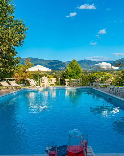 Villa Leonardo 30+6: Piscina, Accidentes Geográficos Montañosas, Montaña, Colina, Mueble Para Exteriores, Recurso, Cordillera, Paraguas, Eco Hotel, Sunlounger