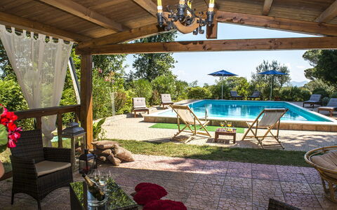 Villa Ombrosa 8: Piscina, Mueble, Recurso, Silla, Mueble Para Exteriores, Eco Hotel, Maceta, Jardín, Ocio