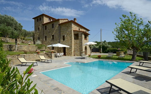 Torre la Ripa 8: Piscina, Inmuebles, Recurso, Villa, Eco Hotel, Hacienda, Mueble Para Exteriores, Casa De Campo, Paisajismo, Losa