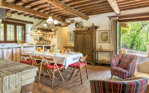 La Cerqua 8: Mueble, Diseño De Interiores, Madera, Mesa, Silla, Cocina Y Comedor Mesa, Techo, Comedor, Casa, Encendiendo