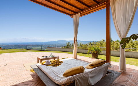 Villa Desiderio 9: Piso, Mueble, Suelo, Recurso, Diseño De Interiores, Techo, Eco Hotel, Piscina, Silla, Suelos De Madera
