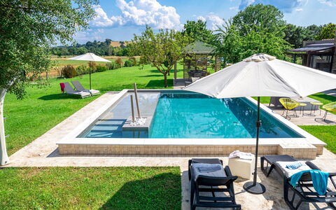 Cottage Violapo 6+2: Piscina, Mueble Para Exteriores, Paraguas, Recurso, Mueble, Ocio, Sunlounger, Material Compuesto, Silla, Eco Hotel