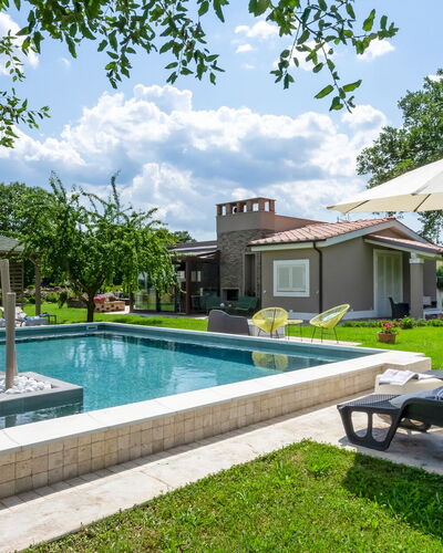 Cottage Violapo 6+2: Piscina, Barrio Residencial, Recurso, Jardín, El Terreno Del Lote, Casa, Inmuebles, Patio Interior, Paisajismo, Fuente De Agua