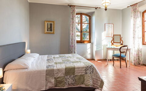 Casale le Tre Querce 8+1: Mueble, Diseño De Interiores, Habitación, Cama, Habitación, Piso, Textil, Techo, Linos, Sábana
