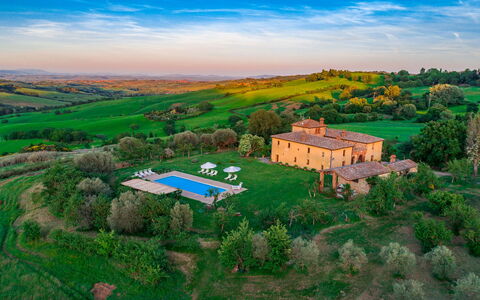 Podere Pratovecchio 14+2: Inmuebles, Piscina, Comida, Villa
