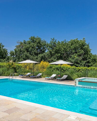 Casal Parro 6: Piscina, Azul, Mueble Para Exteriores, Recurso, Mueble, Silla, Sunlounger, Material Compuesto, Ocio, Eco Hotel