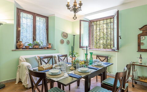 Villa Rinaldi 6: Mueble, Diseño De Interiores, Mesa, Madera, Comedor, Techo, Piso, Cocina Y Comedor Mesa, Habitación, Silla
