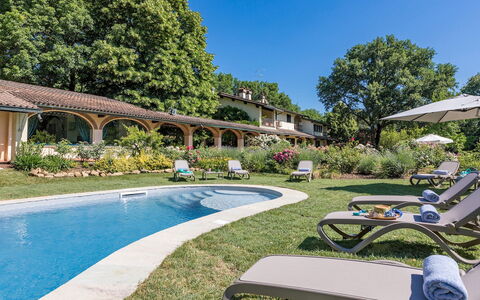 Villa Mimmina 8: Arbusto, Jardín, Recurso, Hacienda, Inmuebles, Piscina, Paisajismo, Césped, Villa, Sombra