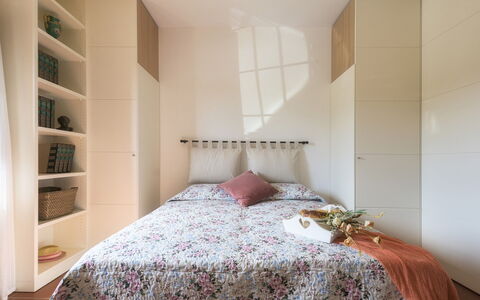 La Panoramica 8: Mueble, Cama, Diseño De Interiores, Habitación, Pared, Piso, Suelo, Sábana, Lecho, Madera