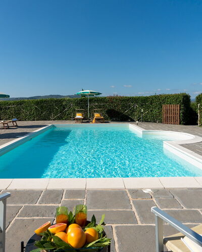 Villa Il Magnifico 10: Piscina, Mueble Para Exteriores, Recurso, Silla, Eco Hotel, Sombra, Paisajismo, Maceta, Mesa Al Aire Libre, Planta De Casa