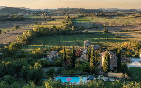 La Vecchia Pieve 8: Paisaje, Barrio Residencial, Casa, El Terreno Del Lote, Área Rural, Casa, Asentamientos Humanos, Inmuebles, Suburbio, Pueblo