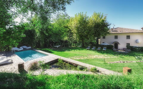 La Dama del Bosco 8+3: Piscina, Jardín, Patio Interior, Inmuebles, Cabaña, Ocio, Casa De Campo, Hacienda, Paisajismo, Mueble Para Exteriores