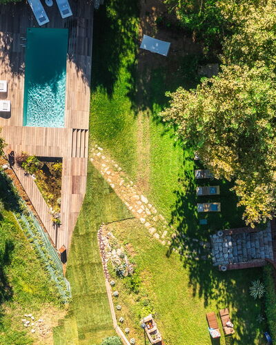 La Dama del Bosco 8+3: Jardín, Eco Hotel, Patio Interior, Cabaña, Inmuebles, Paisajismo, Piscina, Madera Dura, Yarda, Manchas De Madera