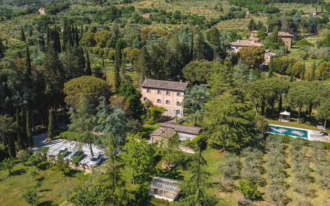 Villa Metelliano 10: Árbol, Vegetación, Casa, Casa, Barrio Residencial, Inmuebles, Paisaje, El Terreno Del Lote, Asentamientos Humanos, Jardín