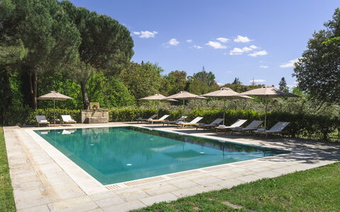 Villa Metelliano 10: Piscina, Mueble Para Exteriores, Sunlounger, Recurso, Sombra, Jardín, Reflexión, Paisajismo, Piscina De Reflejo, Eco Hotel