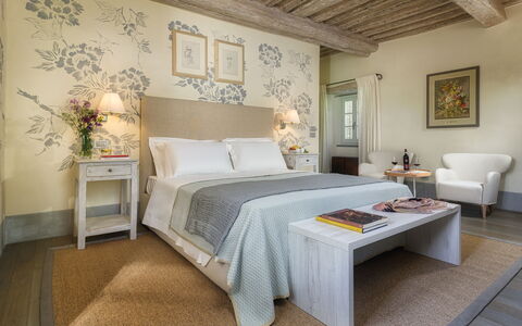 Villa Metelliano 10: Mueble, Diseño De Interiores, Pared, Cama, Habitación, Piso, Suelo, Habitación, Techo, Linos