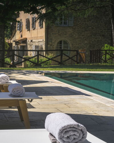 Villa Metelliano 10: Piscina, Mueble Para Exteriores, Mueble, Material Compuesto, Recurso, Sunlounger, Silla, Inmuebles, Losa, Eco Hotel