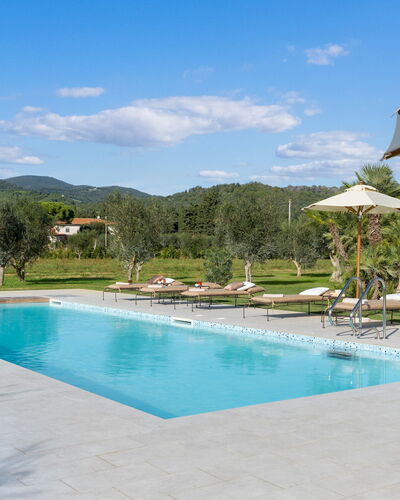 La Buganvilla 14: Piscina, Agua, Mueble Para Exteriores, Recurso, Sunlounger, Mueble, Eco Hotel, Thermae, Silla, Paraguas