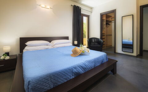 Villa Maggiorana 10: Mueble, Diseño De Interiores, Cama, Piso, Suelo, Habitación, Habitación, Madera, Techo, Sábana