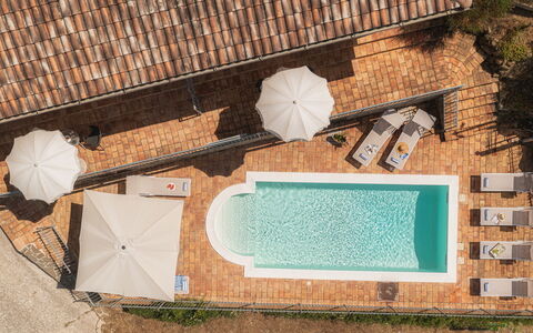 Villa Maggiorana 10: Piscina, Mueble Para Exteriores, Material Compuesto, Recurso, Sunlounger, Silla, Paraguas, Loseta, Diseño, Villa
