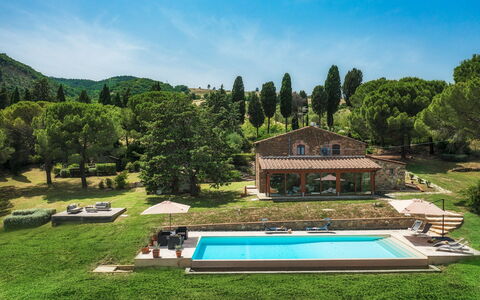 Podere Il Chiesino 8+2: Piscina, Inmuebles, Jardín, Hacienda, Casa De Campo, Ocio, Recurso, Villa, Césped, Paisajismo