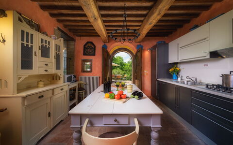 Podere Santa Croce 10: Mueble, Diseño De Interiores, Piso, Madera, Cocina, Techo, Mesa, Suelo, Encendiendo, Silla