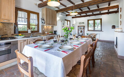 Casa Eusebia 8+2: Mueble, Comedor, Mesa, Casa, Cocina Y Comedor Mesa, Diseño De Interiores, Casa, Silla, Piso, Techo