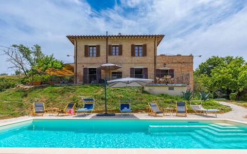 Casa Eusebia 8+2: Barrio Residencial, Piscina, Inmuebles, Villa, Casa De Campo, Hacienda, Paisajismo, Eco Hotel, Mueble Para Exteriores, Balcón