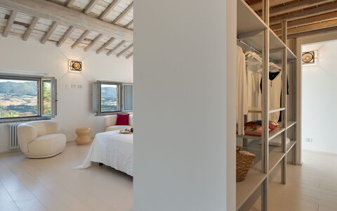 Villa Il Pozzo 14: Mueble, Diseño De Interiores, Pared, Piso, Suelo, Techo, Madera, Cama, Habitación, Habitación