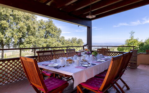 Villa Bel Panorama 8: Mueble, Silla, Mesa, Cocina Y Comedor Mesa, Recurso, Mesa Al Aire Libre, Mueble Para Exteriores, Sombra, Eco Hotel, Balcón