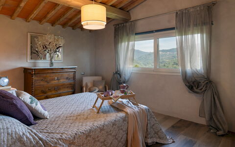 Villa Carlotta 8: Mueble, Diseño De Interiores, Cama, Habitación, Linos, Techo, Casa, Piso, Suelo, Habitación