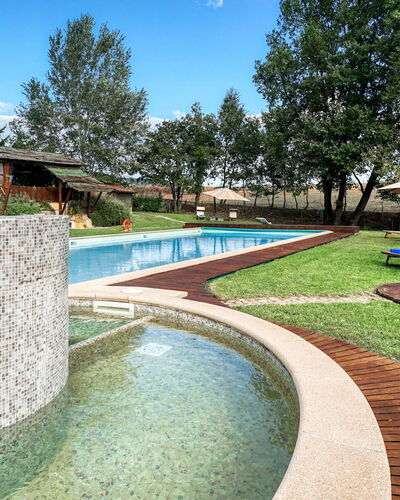 Podere Giardino 16+2: Piscina, Jardín, Recurso, Fuente De Agua, Patio Interior, Césped, Paisajismo, Eco Hotel, Yarda, Hacienda