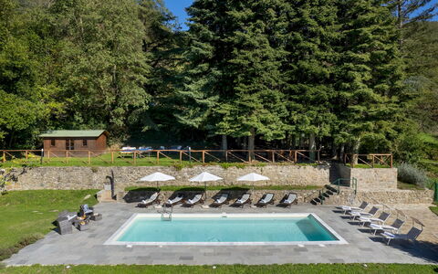 Villa la Rassinata 8: Mueble Para Exteriores, Piscina, Jardín, Paisajismo, Losa, Eco Hotel, Recurso, Sombra, Paraguas, Parque